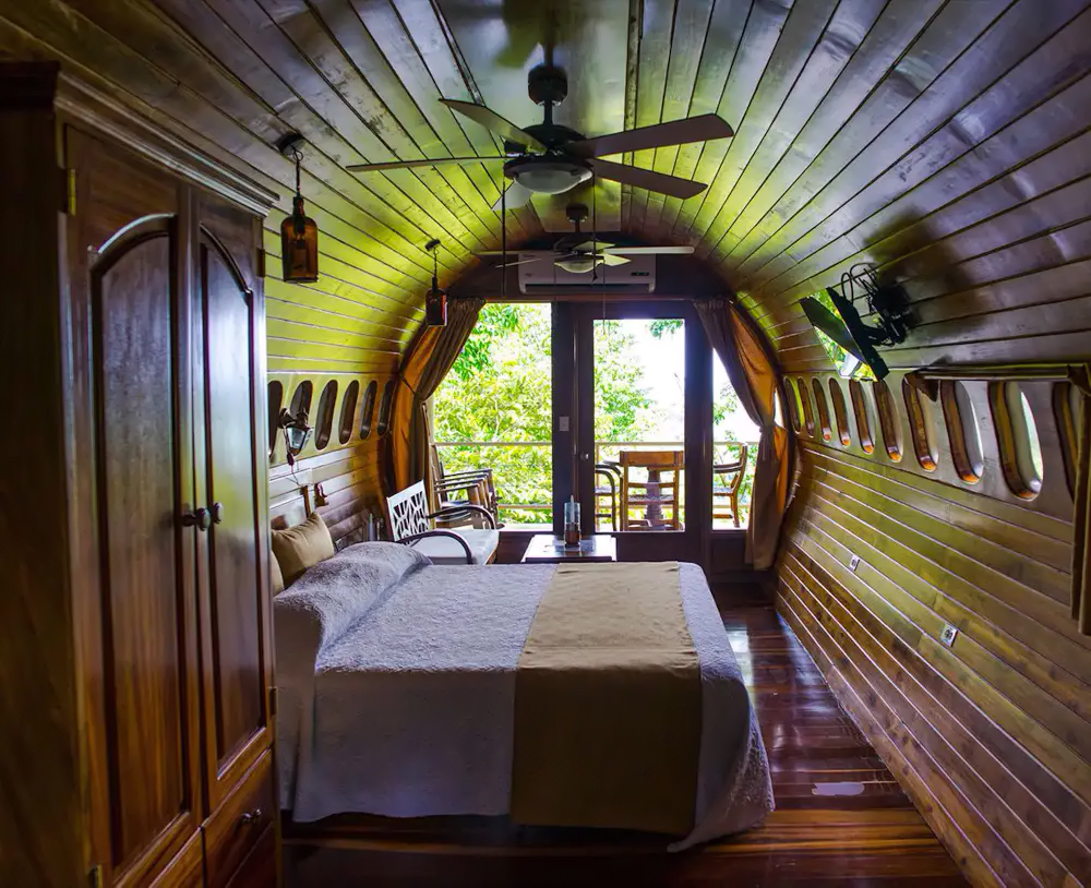 Le Boeing hôtel au Costa Rica, suite en bois.